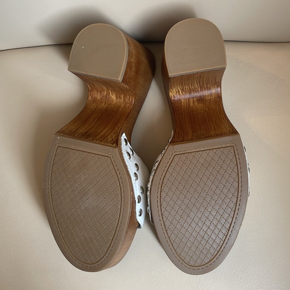 Jessica Simpson - Karema Clogs - Picture 3 of 8